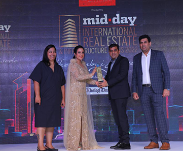 Mid-Day International Real Estate AwardsManaging Director Mr. Manish Bathija, Receiving The Award For Iconic Developer Of The Year In Dubai